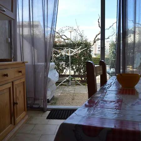 Cosy 2 Pieces Avec Terrasse Fermee, Proche Et Commerces, Parking Prive Inclus - Fr-1-250-156 *